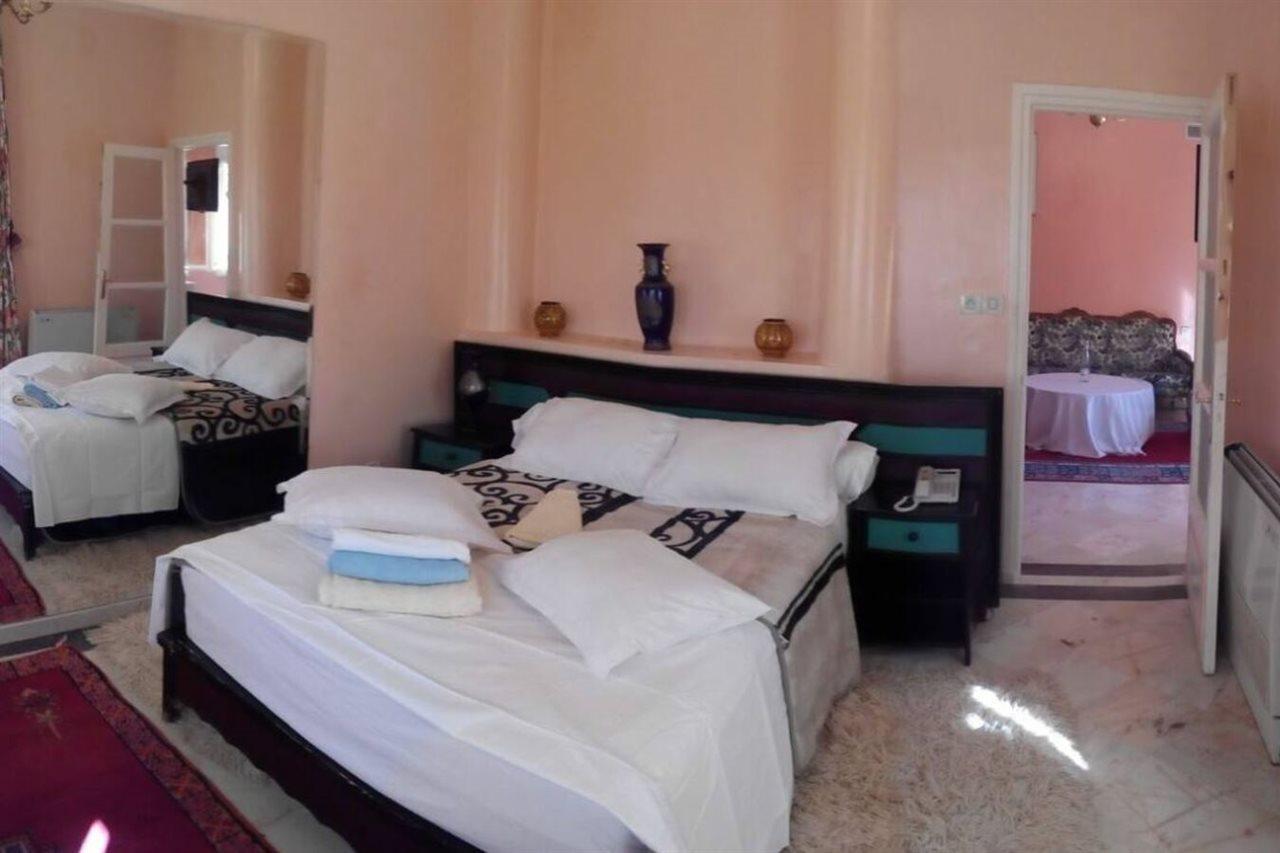 Hotel Les Amandiers Tafraout Buitenkant foto