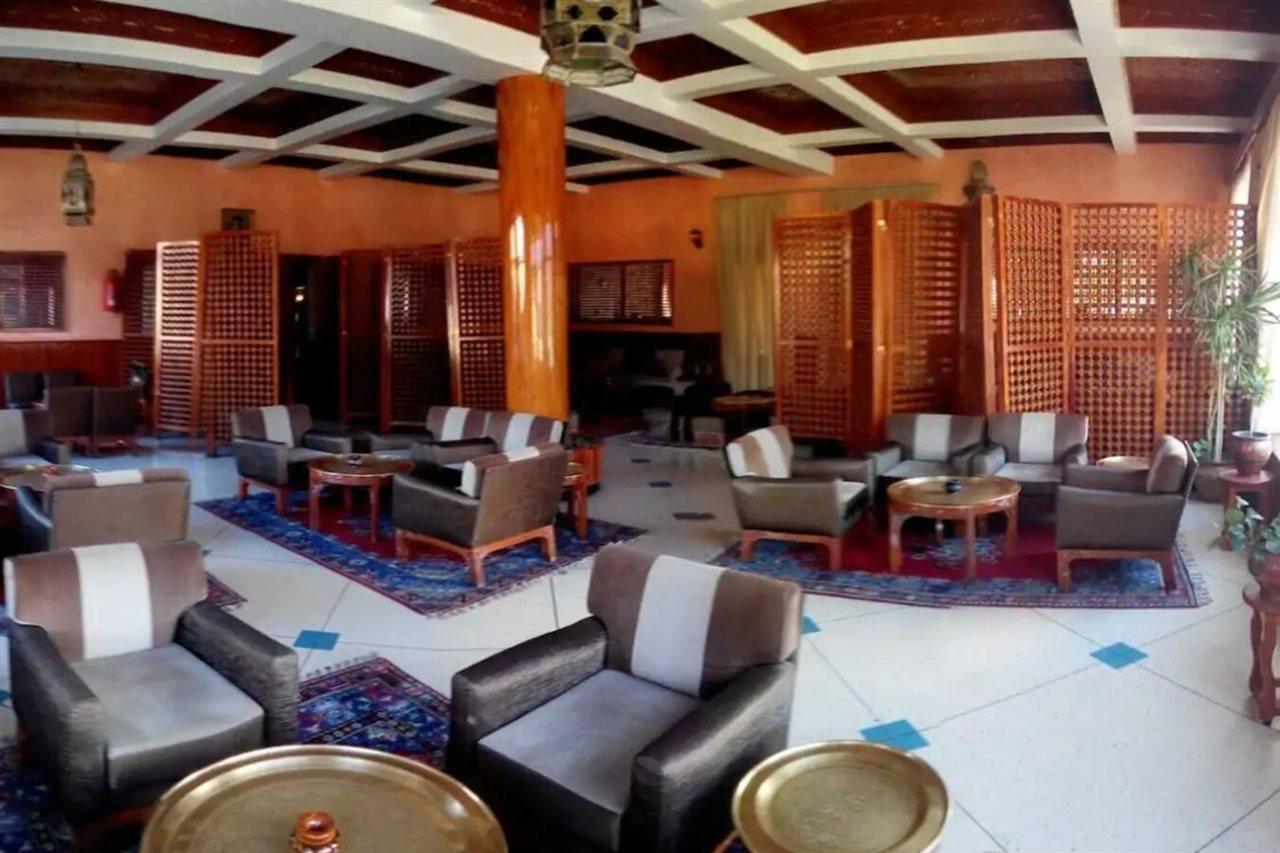 Hotel Les Amandiers Tafraout Buitenkant foto