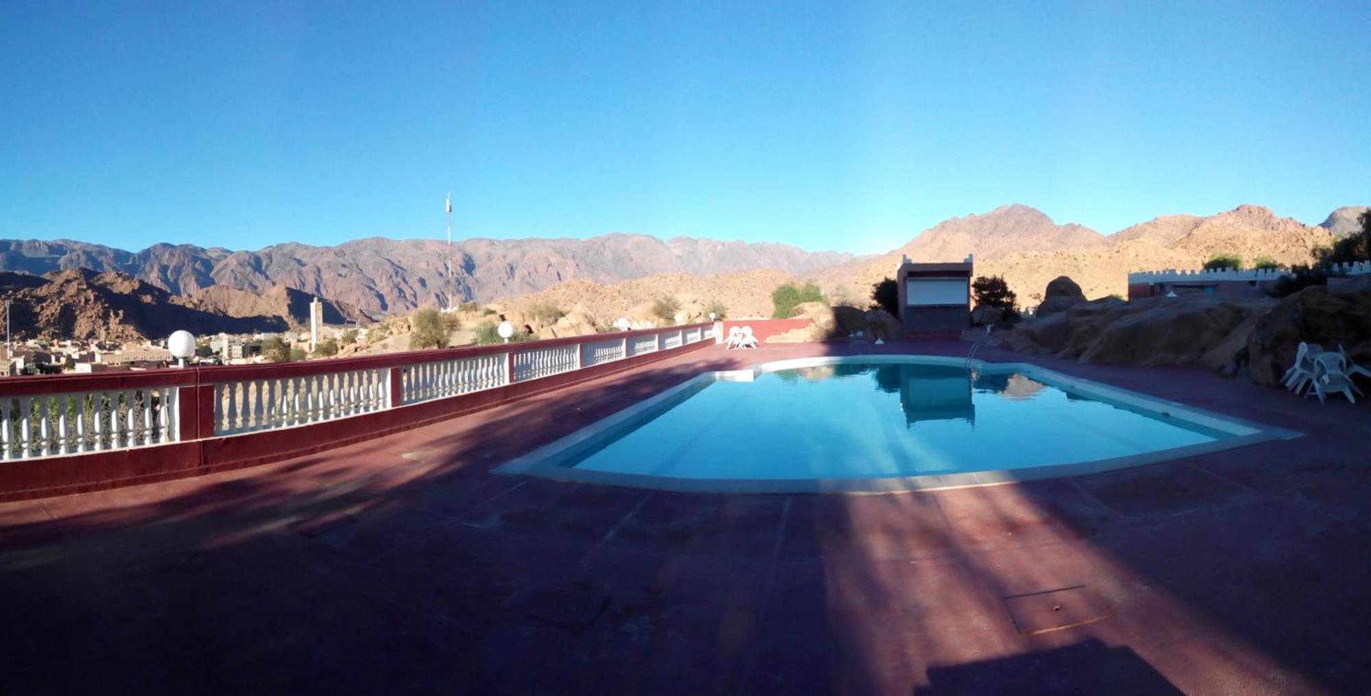 Hotel Les Amandiers Tafraout Buitenkant foto