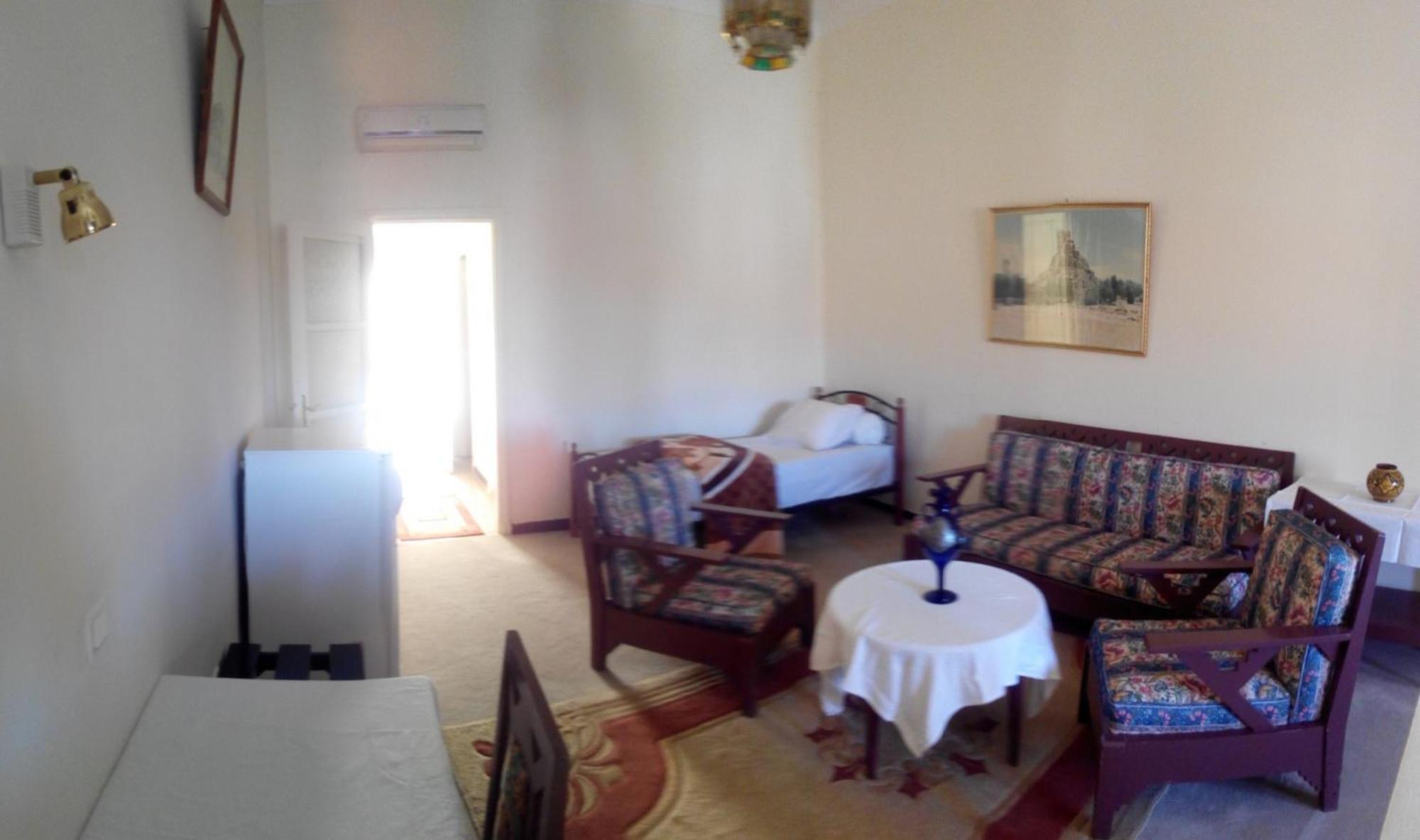 Hotel Les Amandiers Tafraout Buitenkant foto