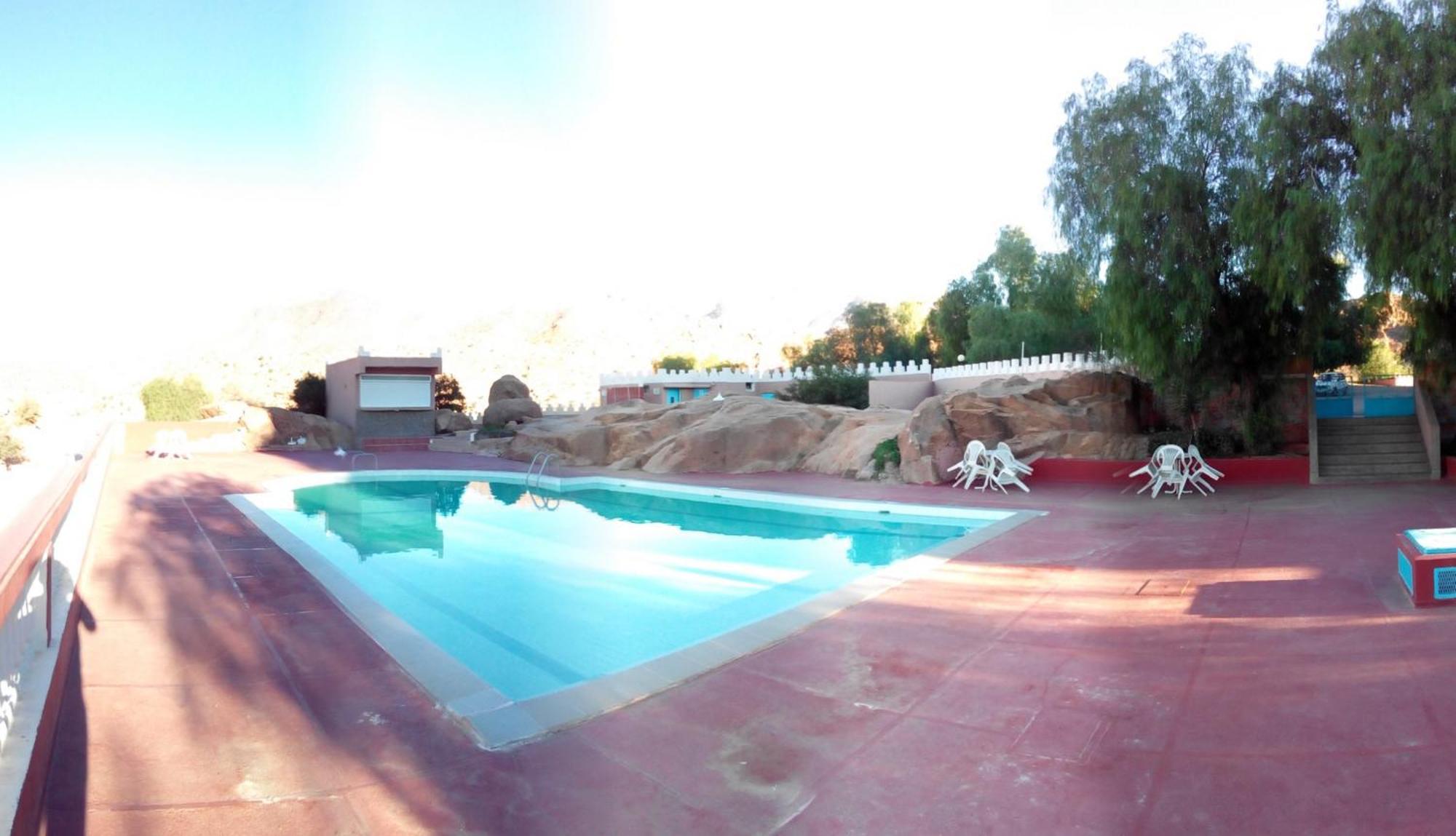 Hotel Les Amandiers Tafraout Buitenkant foto