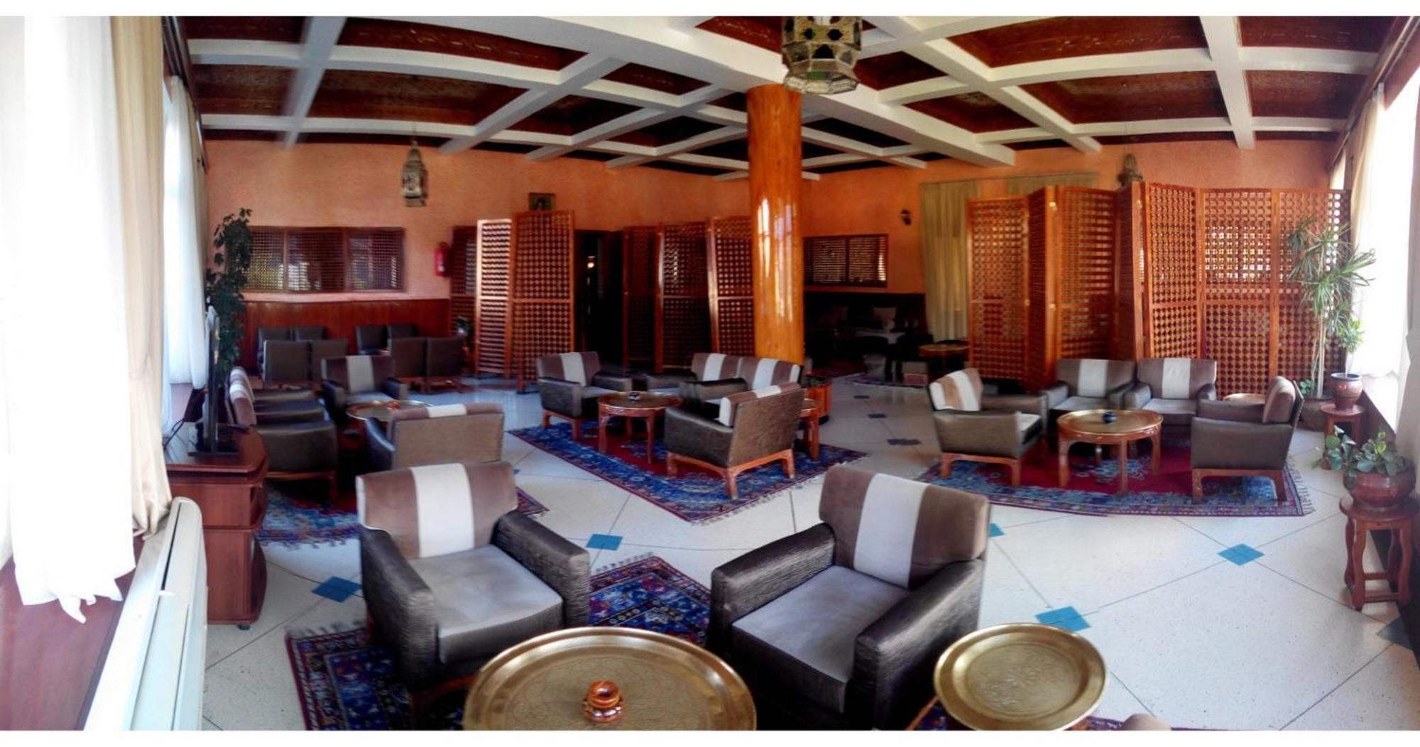 Hotel Les Amandiers Tafraout Buitenkant foto