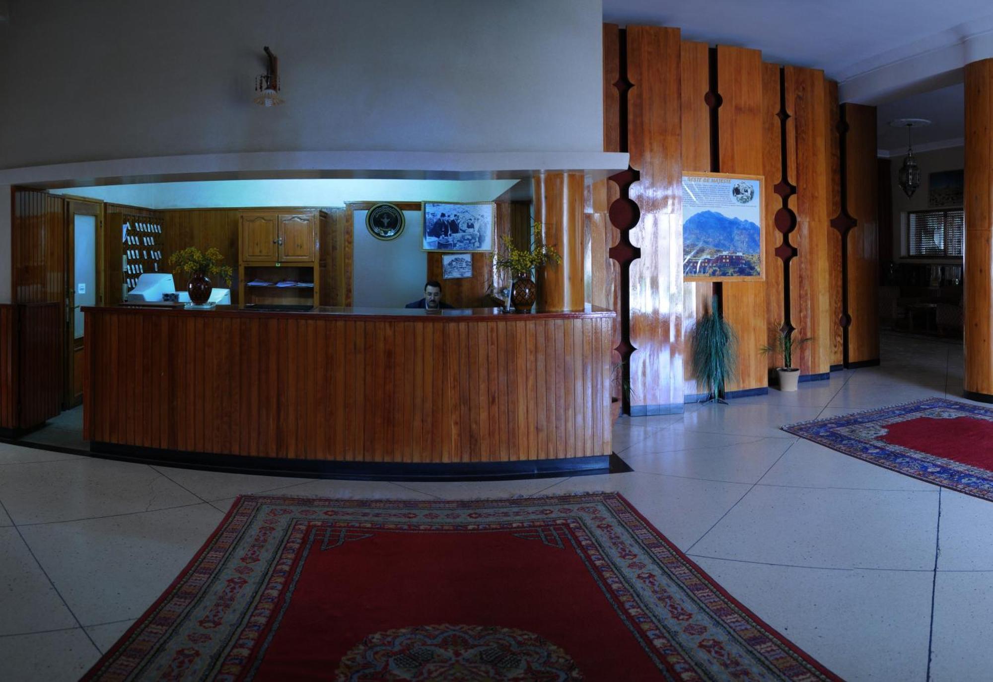 Hotel Les Amandiers Tafraout Buitenkant foto