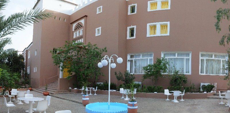 Hotel Les Amandiers Tafraout Buitenkant foto
